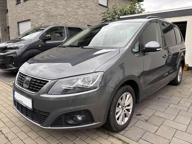 Grau Gebraucht 2019 Seat Alhambra Van / Kleinbus | 21.500 € (Superpreis) - Bild 1/4