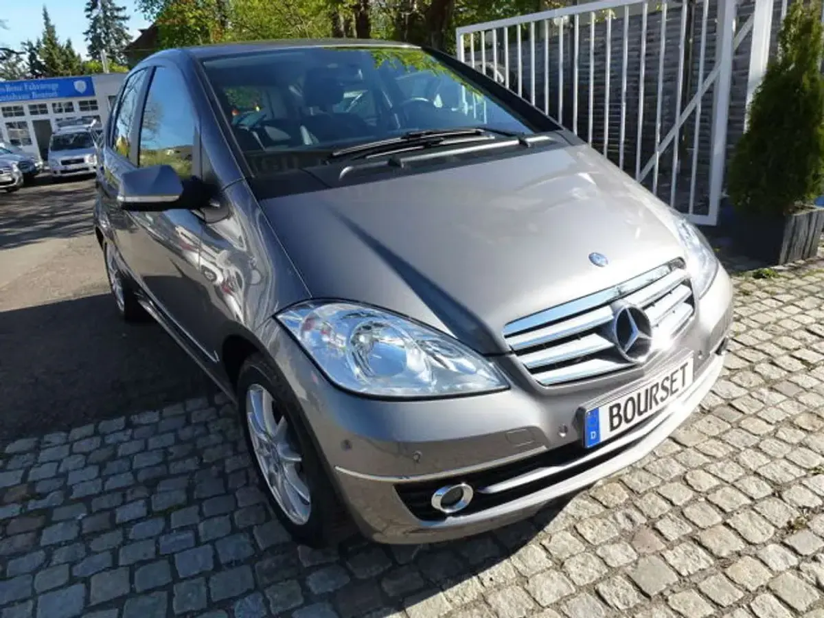 Gebraucht Mercedes A170 Elegance 116 PS (85 kW) 2009 Grau Van / Kleinbus