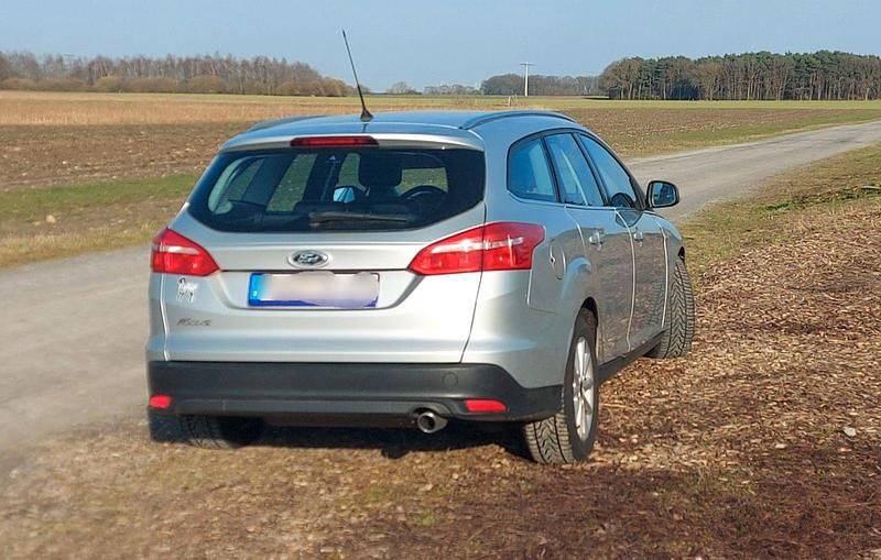 Gebraucht Ford Focus Business Edition 150 PS (110 kW) 2015 Grau Kombi