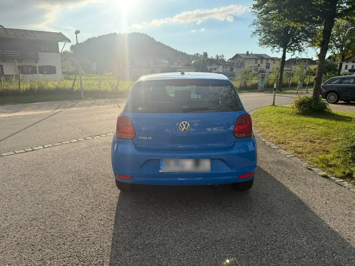 Gebraucht VW Polo Comfortline 75 PS (55 kW) 2015 Blau Limousine