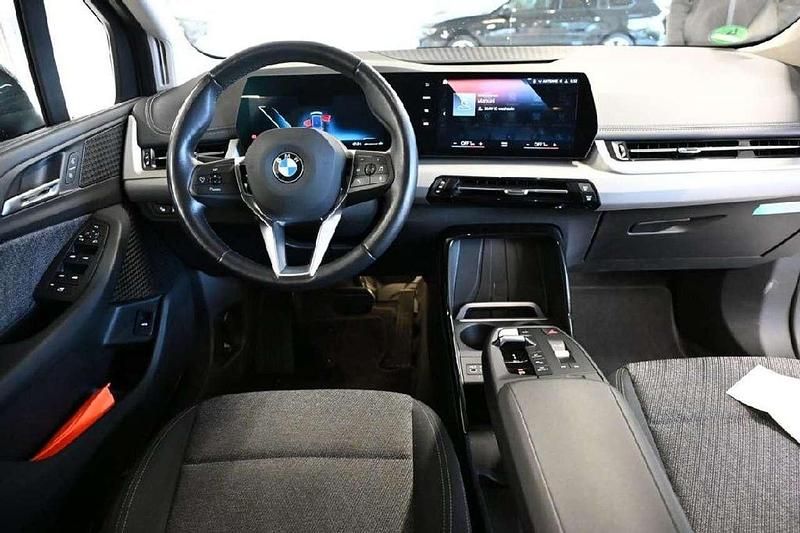 Gebraucht BMW 220 170 PS (125 kW) 2023 Schwarz Van / Kleinbus