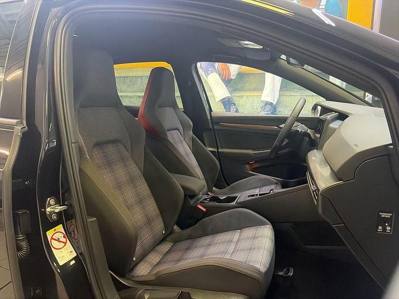 Gebraucht VW Golf VIII GTI 245 PS (180 kW) 2022 Deep black perleffekt Limousine