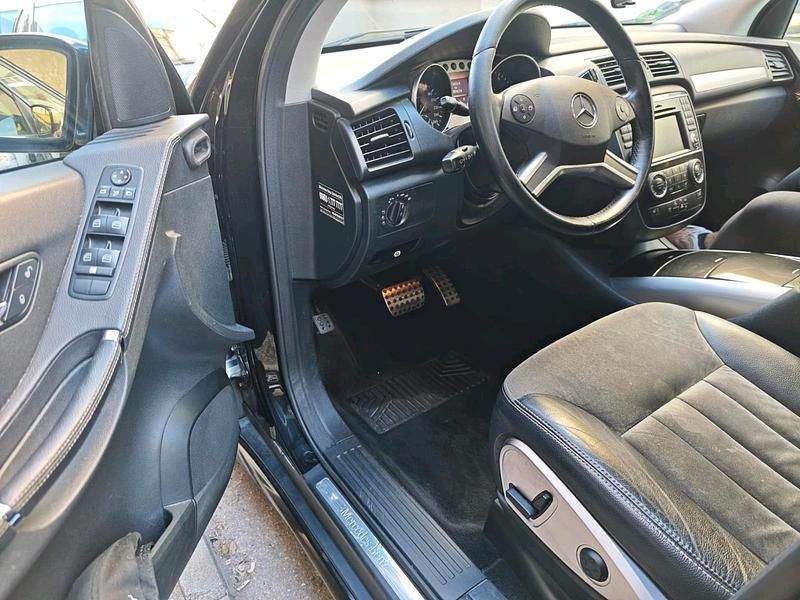 Gebraucht Mercedes R280 190 PS (139 kW) 2009 Schwarz Van / Kleinbus