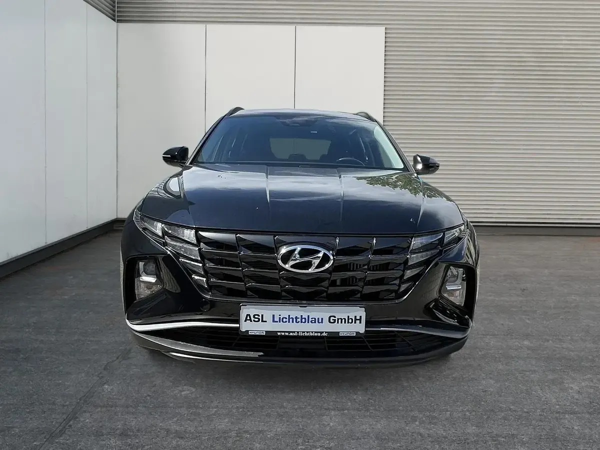 Gebraucht Hyundai Tucson Select 150 PS (110 kW) 2023 Abyss black SUV