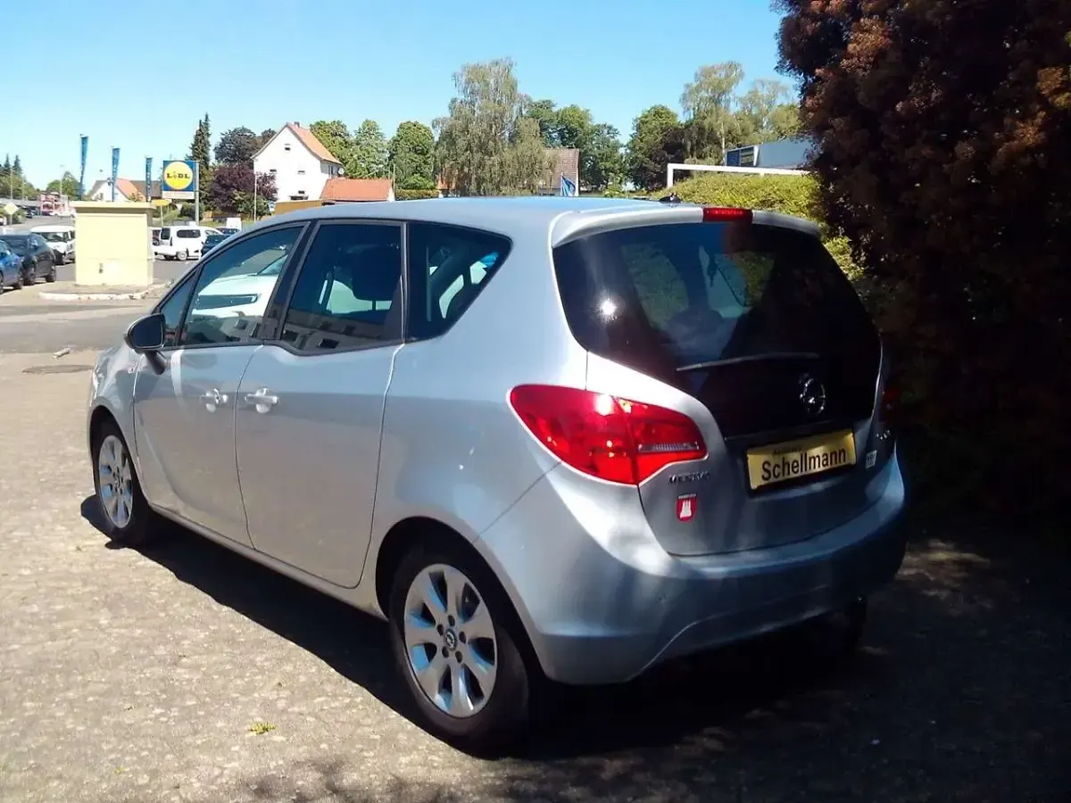 Gebraucht Opel Meriva Edition 120 PS (88 kW) 2016 Silber Van / Kleinbus