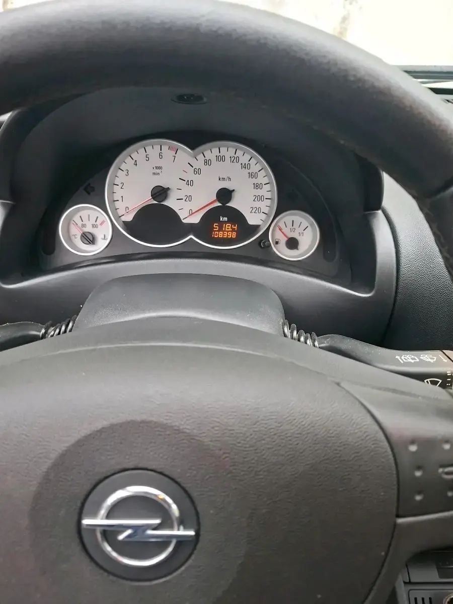 Gebraucht Opel Corsa 80 PS (58 kW) 2006 Andere farben Kleinwagen