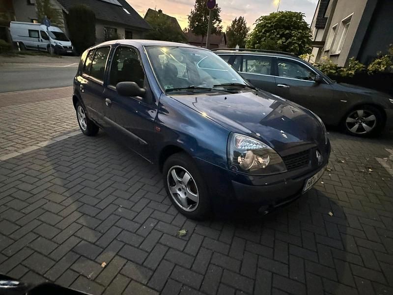 Gebraucht 2003 Renault Clio II Kleinwagen | 1.700 € (Etwas zu teuer) - Bild 1/4
