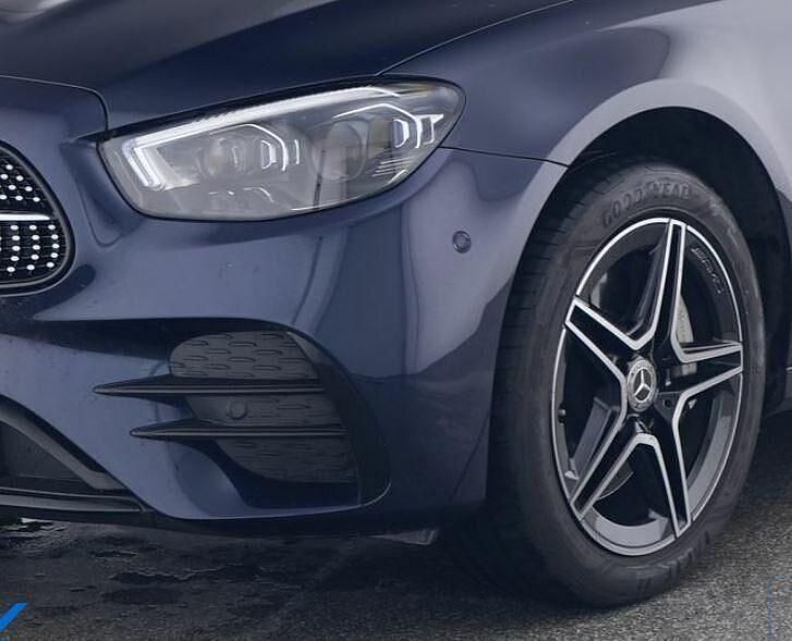 Gebraucht Mercedes E300 AMG line 194 PS (142 kW) 2023 Lack nautikblau Kombi