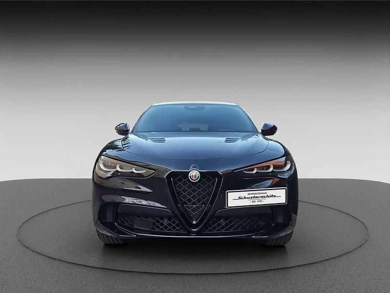 Neu Alfa Romeo Stelvio Quadrifoglio 519 PS (381 kW) 2025 Nero vulcano metallic SUV