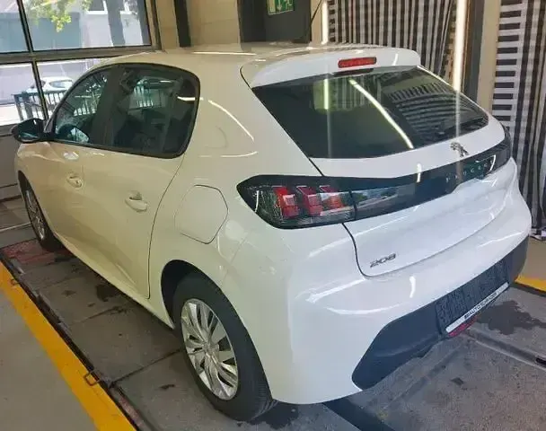 Gebraucht Peugeot 208 Active 75 PS (55 kW) 2022 Weiß Kleinwagen