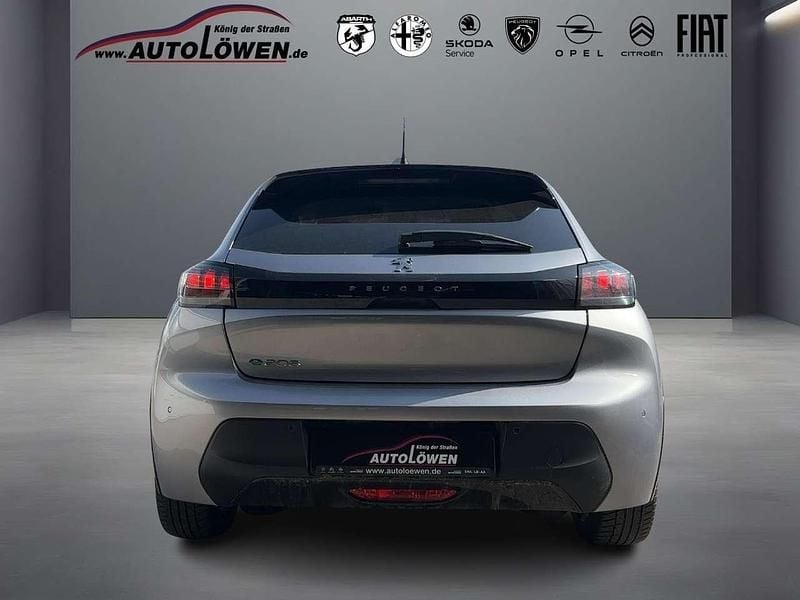 Gebraucht Peugeot e-208 Active 100 kW (136 PS) 2022 Metfa artense silber (silber) Kleinwagen