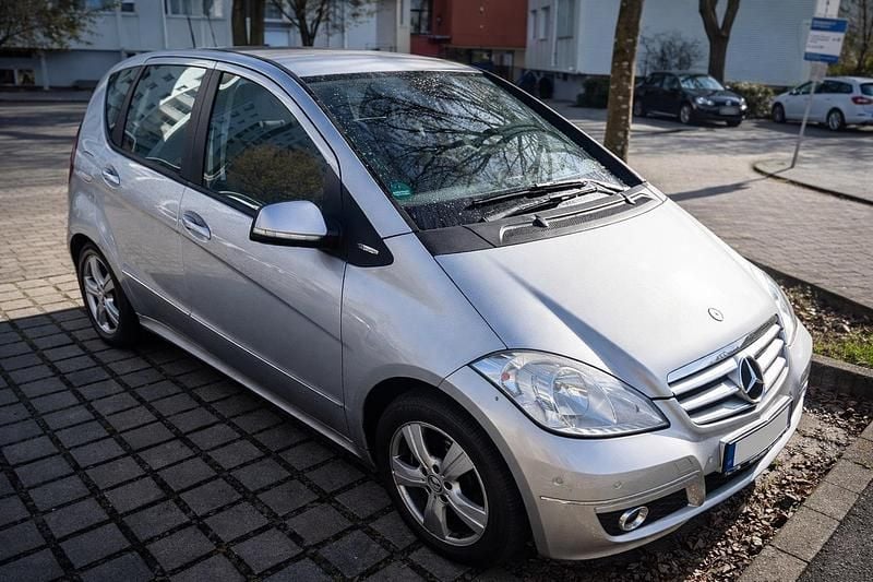 Gebraucht Mercedes A160 95 PS (69 kW) 2010 Silber Kleinwagen