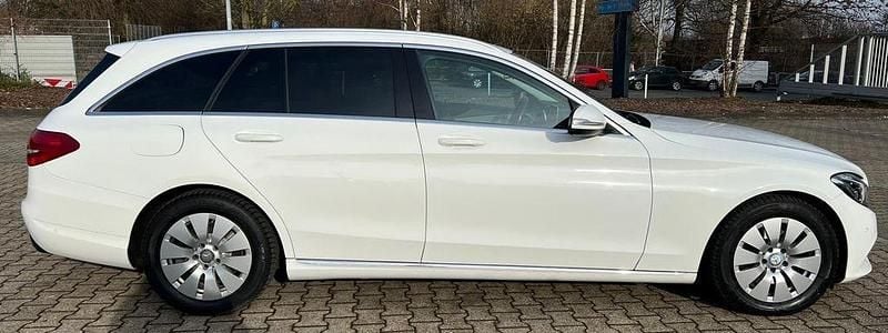Gebraucht Mercedes C220 Avantgarde 170 PS (125 kW) 2015 Weiß Limousine