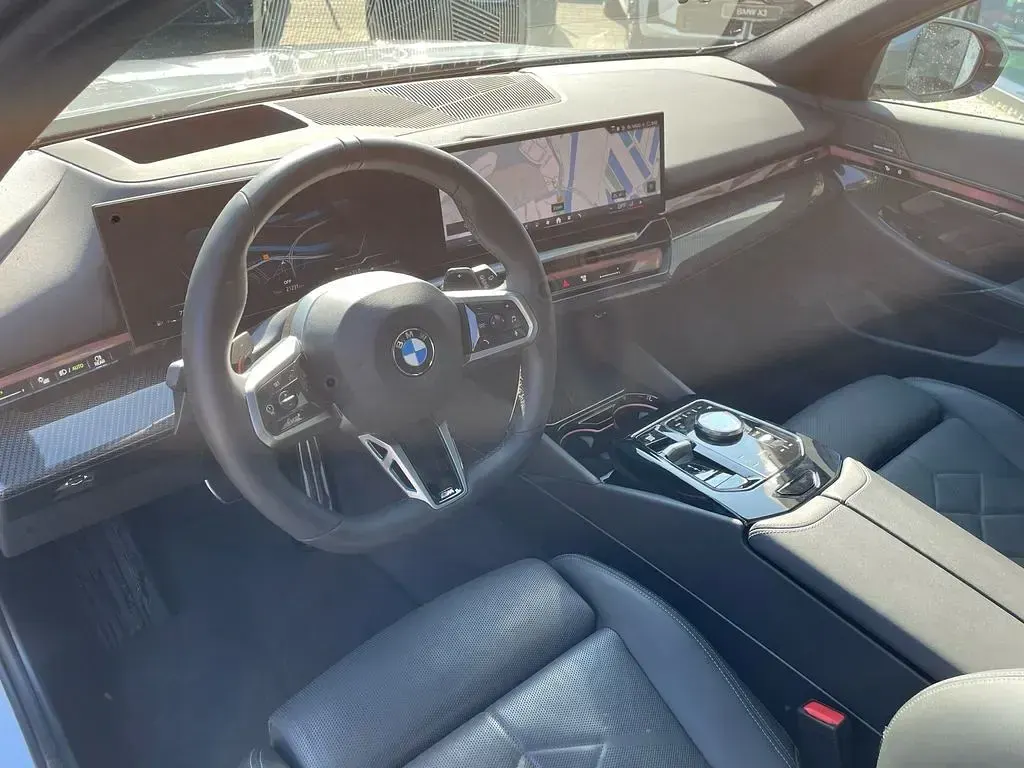 Gebraucht BMW 540 M Sport 303 PS (222 kW) 2025 Brooklyn grau Kombi