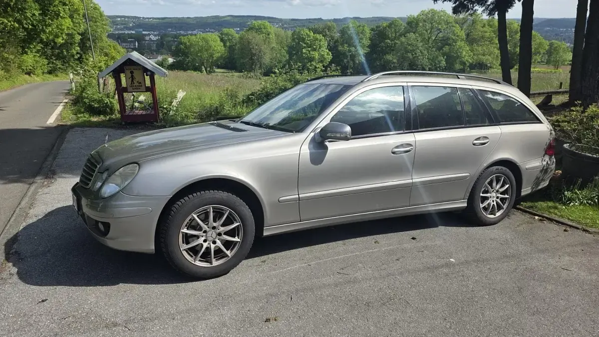 Gebraucht Mercedes E280 190 PS (139 kW) 2006 Gold Kombi