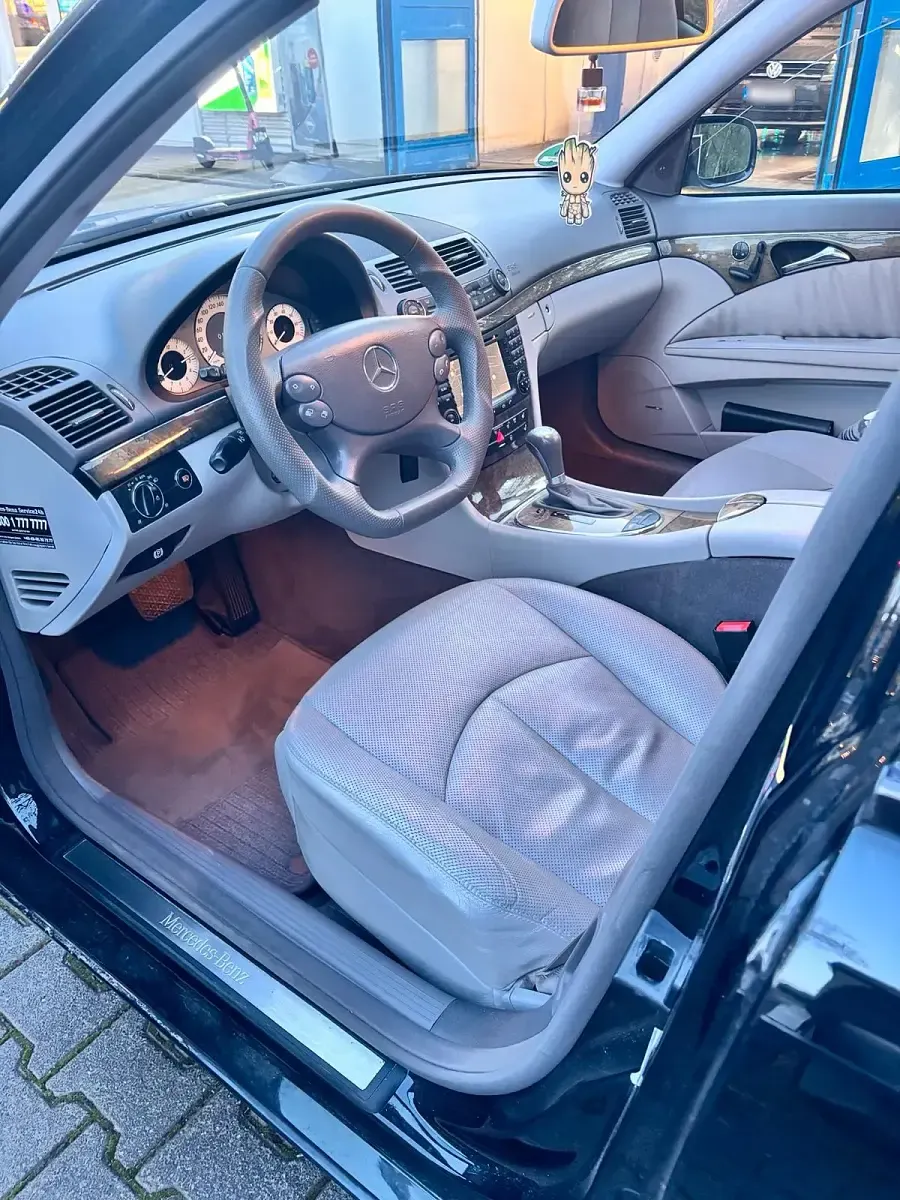Gebraucht Mercedes E350 272 PS (200 kW) 2008 Schwarz Limousine