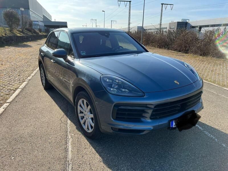 Blau Gebraucht 2018 Porsche Cayenne SUV | 51.200 € (Etwas zu teuer) - Bild 1/4