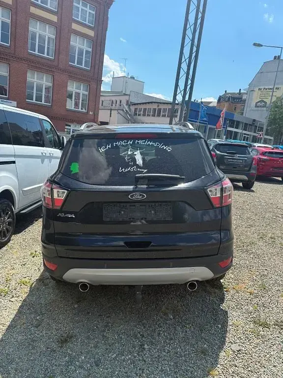 Gebraucht Ford Kuga Titanium 150 PS (110 kW) 2018 Schwarz SUV
