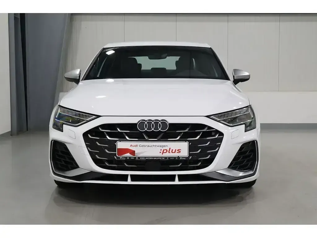Gebraucht Audi S3 Ambiente 333 PS (244 kW) 2025 Weiß Limousine