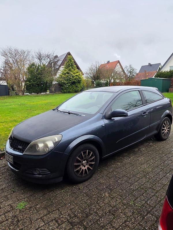 Grau Gebraucht 2005 Opel Astra GTC Kleinwagen | 1.200 € - Bild 1/4