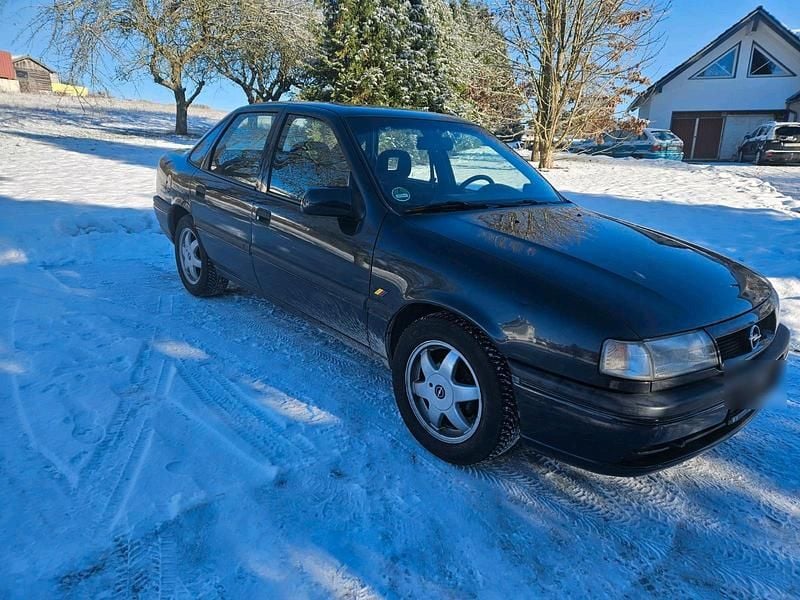 Schwarz Gebraucht 1994 Opel Vectra Limousine | 1.375 € - Bild 1/4