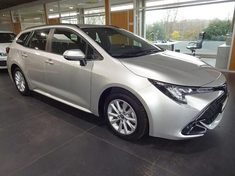 Gebraucht Toyota Corolla Active 140 PS (102 kW) 2024 Precious silver Kombi