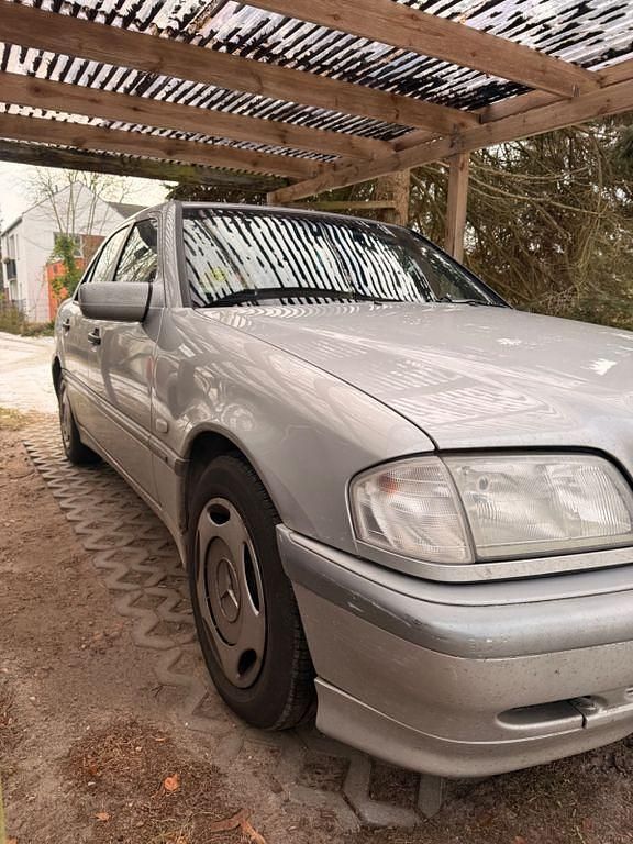Silber Gebraucht 1998 Mercedes C180 Classic Limousine | 3.750 € (Fairer Preis) - Bild 1/4