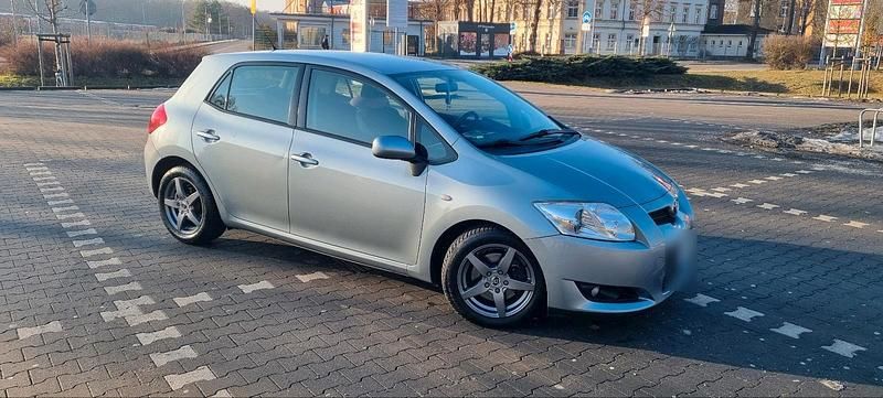 Gebraucht Toyota Auris 126 PS (92 kW) 2009 Grau Kleinwagen