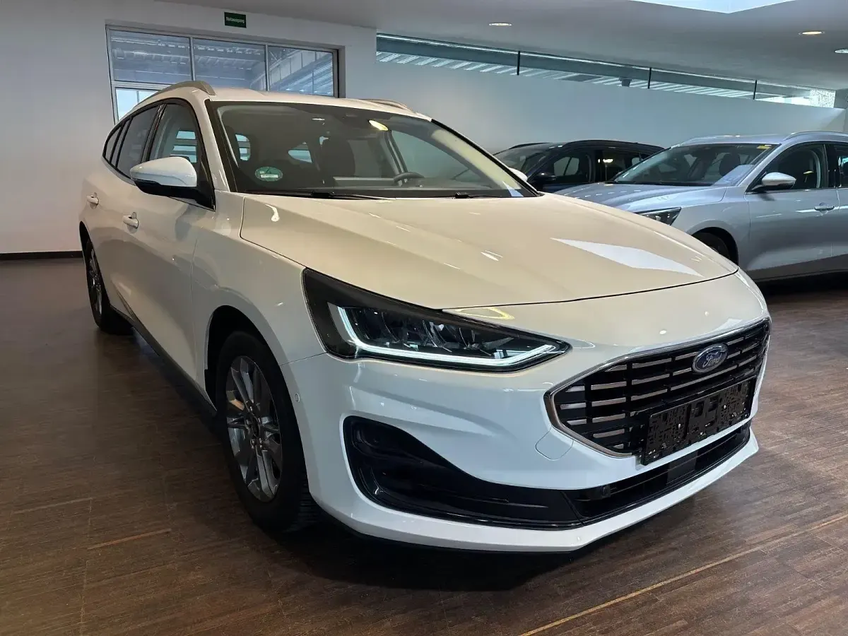 Used Ford Focus Titanium 116 HP (85 kW) 2023 White Estate