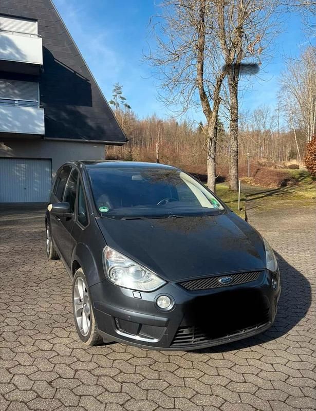 Gebraucht Ford S-MAX Titanium 140 PS (102 kW) 2010 Grau Van / Kleinbus
