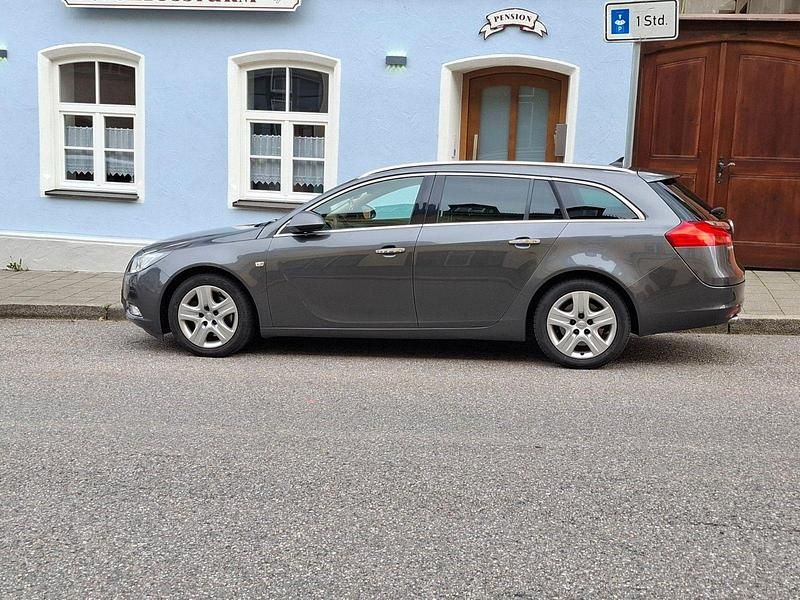 Gebraucht Opel Insignia Cosmo 160 PS (117 kW) 2009 Grau Kombi