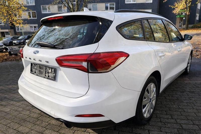 Gebraucht Ford Focus Trend 86 PS (63 kW) 2019 Weiß Limousine