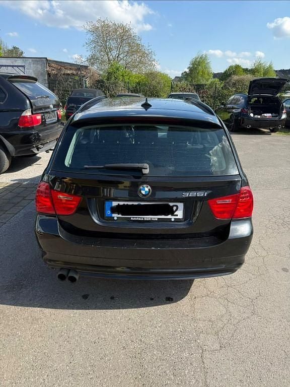 Usata BMW 325 218 CV (160 kW) 2010 Nero Station wagon