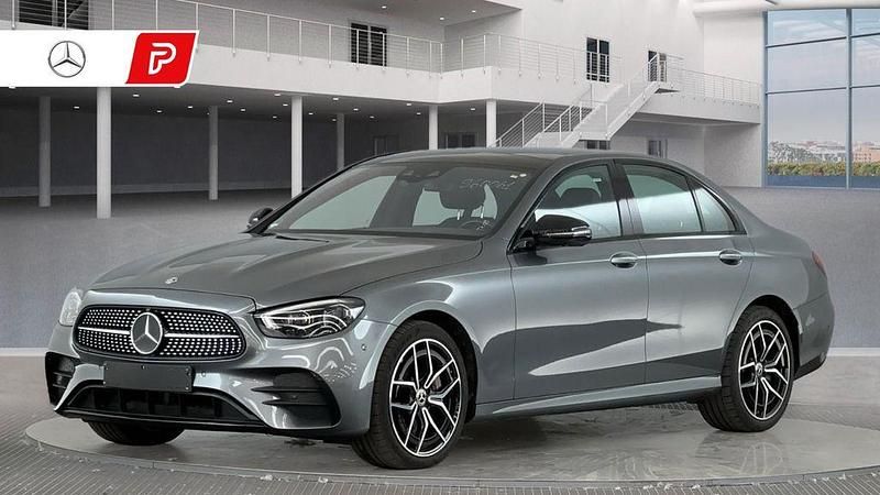 Grau Gebraucht 2021 Mercedes E400 AMG Limousine | 52.280 € (Teuer) - Bild 1/4