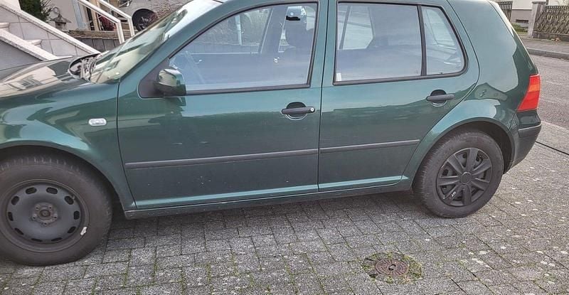 Gebraucht VW Golf IV 75 PS (55 kW) 2001 Grün Kleinwagen