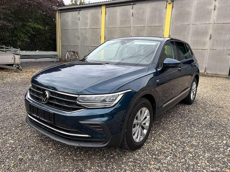 Nightshade blue Gebraucht 2022 VW Tiguan Basis SUV | 23.400 € (Guter Preis) - Bild 1/4