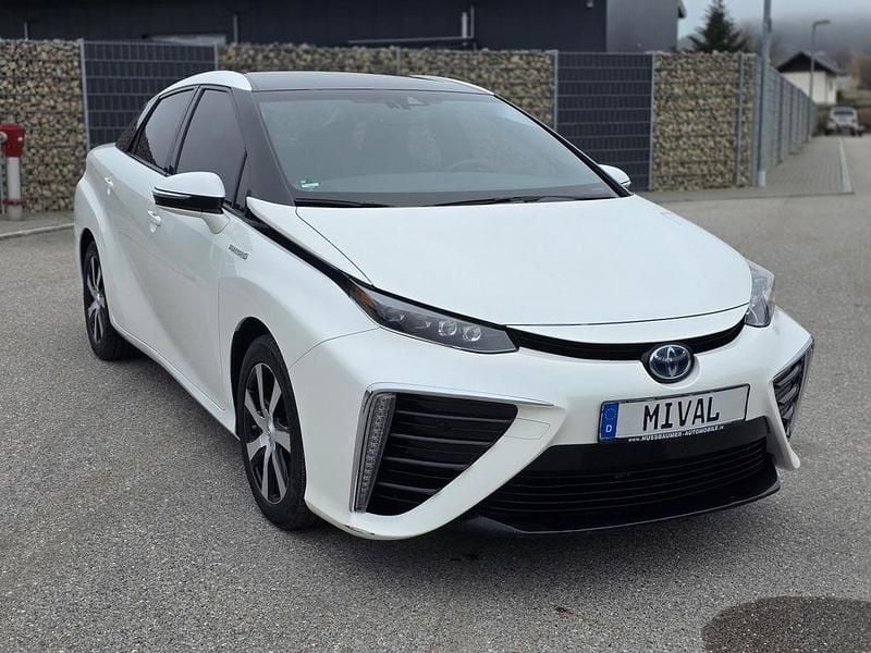 Gebraucht Toyota Mirai Basis 75 PS (55 kW) 2016 Other Limousine