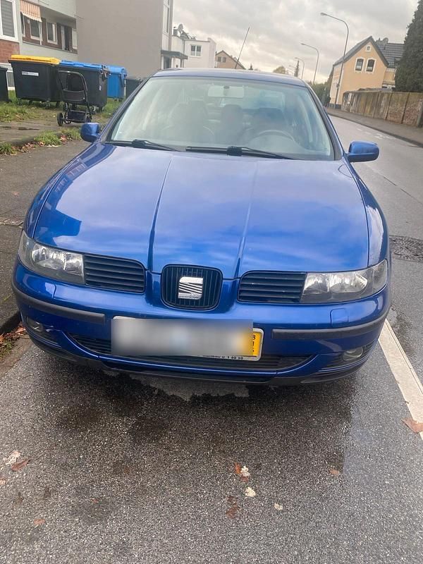 Blau Gebraucht 1999 Seat Toledo Limousine | 1.400 € (Guter Preis) - Bild 1/4