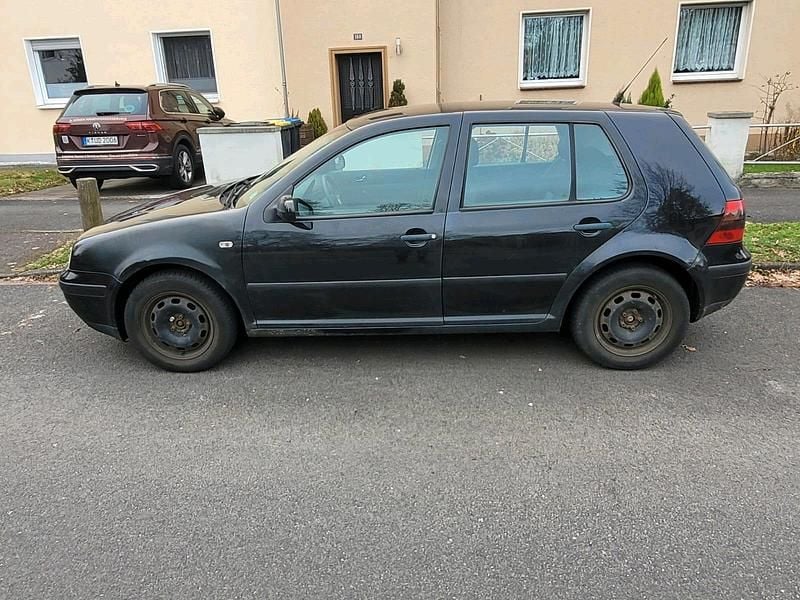 Gebraucht VW Golf IV 75 PS (55 kW) 2002 Blau Limousine