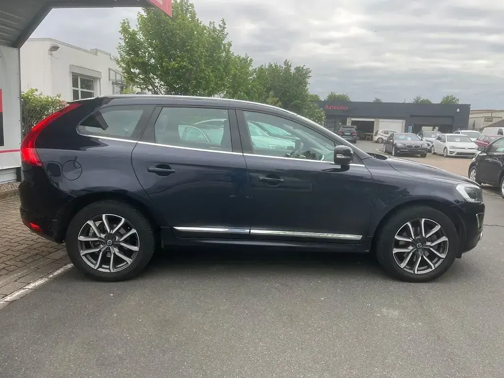 Second-hand Volvo XC60 Summum 220 CP (161 kW) 2016 Albastru SUV