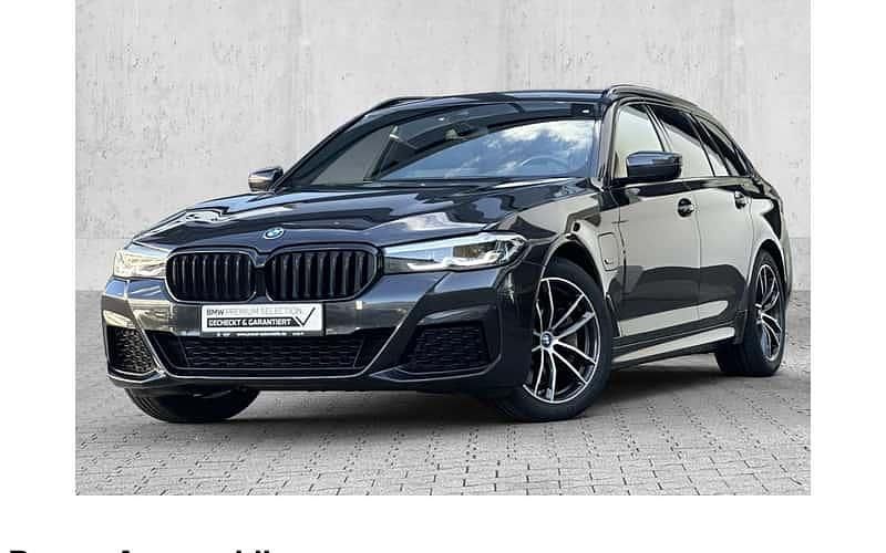 Grau Gebraucht 2021 BMW 530e Shadowline Kombi | 38.480 € (Etwas zu teuer) - Bild 1/4
