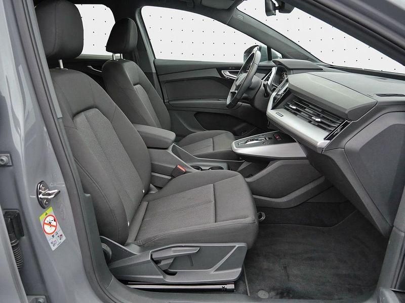 Gebraucht Audi Q4 e-tron Comfort 125 kW (170 PS) 2022 Kieselgrau SUV