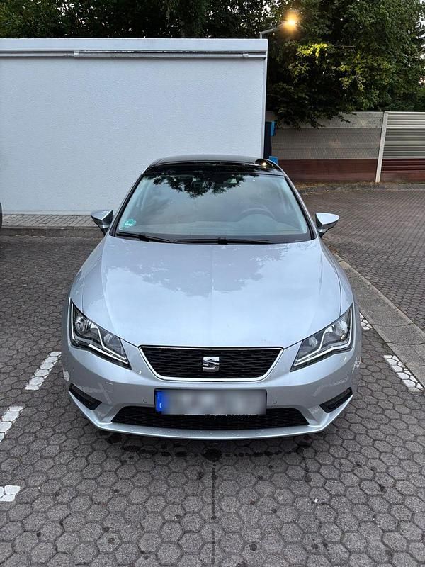 Silber Gebraucht 2013 Seat Leon ST Style Kombi | 9.000 € (Superpreis) - Bild 1/4