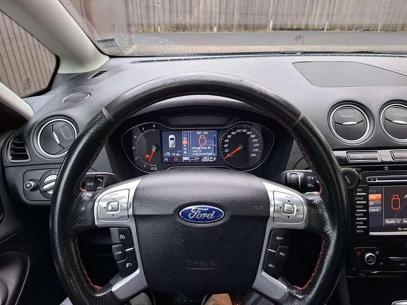 Gebraucht Ford S-MAX Titanium 163 PS (119 kW) 2011 Blau Van / Kleinbus