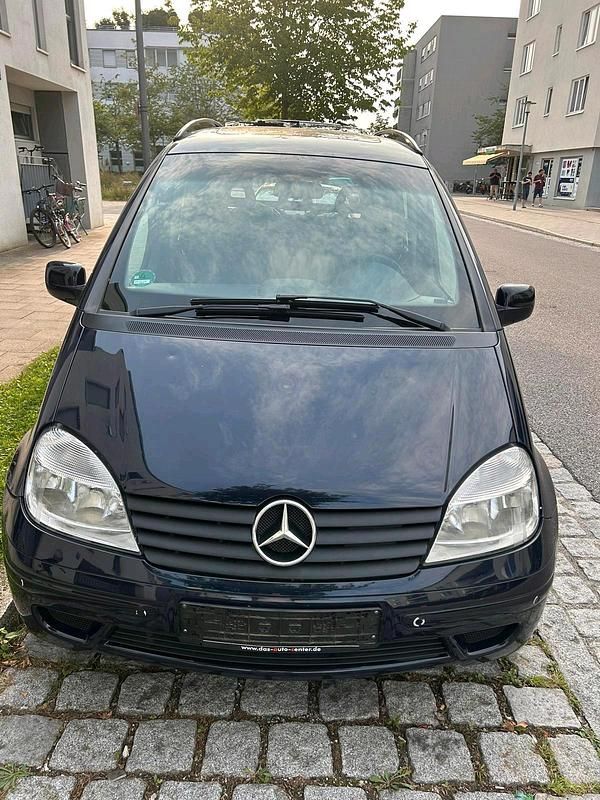 Andere farben Gebraucht 2004 Mercedes Vaneo Van / Kleinbus | 2.900 € (Etwas zu teuer) - Bild 1/4