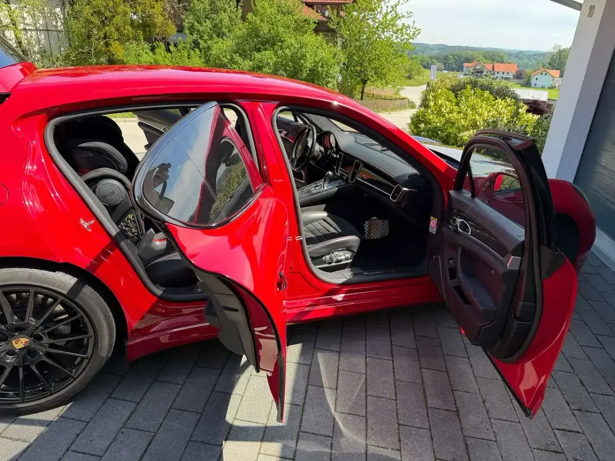 Gebraucht Porsche Panamera 441 PS (324 kW) 2016 Rot Kleinwagen