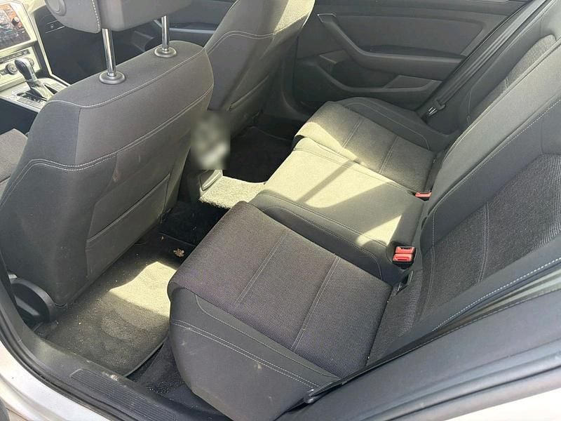 Second-hand VW Passat 150 CP (110 kW) 2017 Argintiu Break