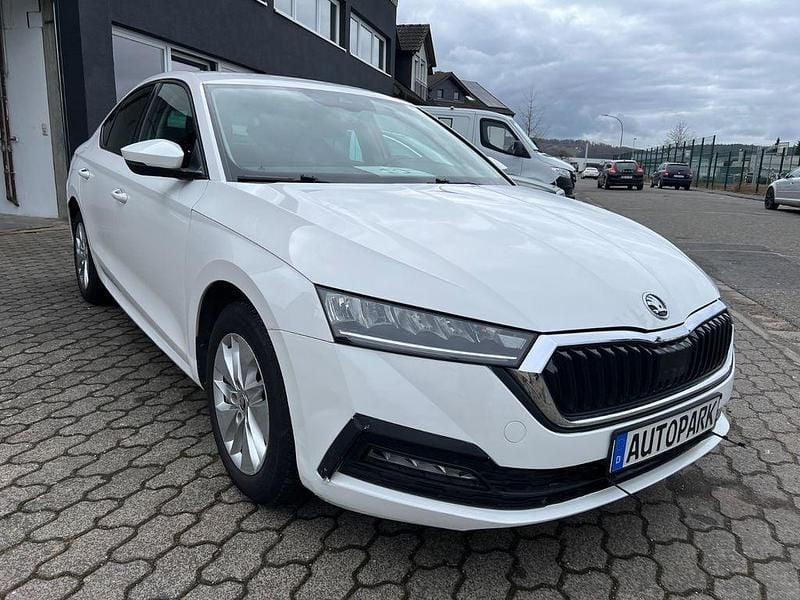 Gebraucht Skoda Octavia Ambition 116 PS (85 kW) 2021 Weiß Limousine