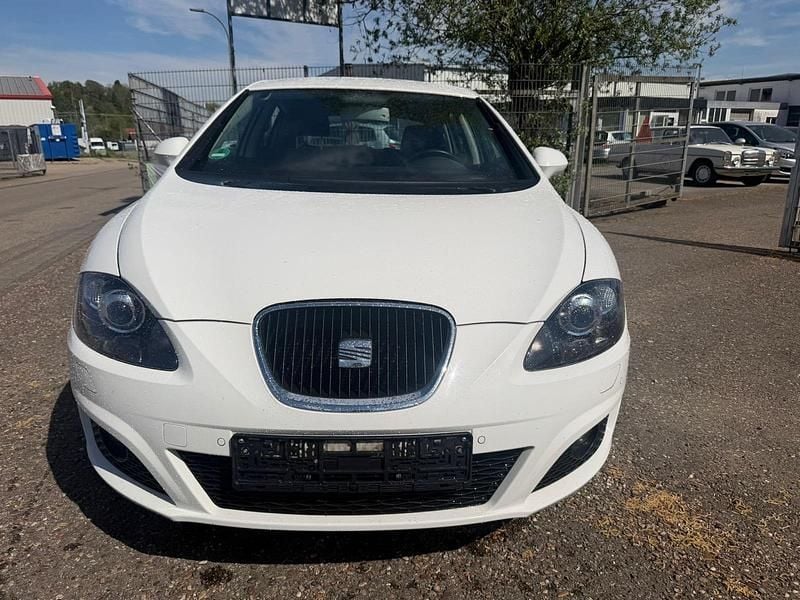 Usata Seat Leon 140 CV (102 kW) 2010 Bianco Utilitaria