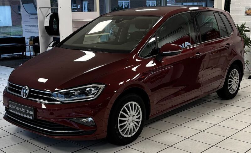 Rot Gebraucht 2018 VW Golf Sportsvan Join Van / Kleinbus | 19.600 € (Fairer Preis) - Bild 1/4